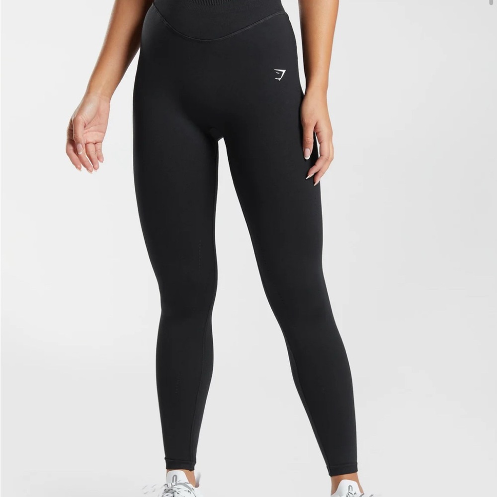 NWOT Gymshark Black Sweat Seamless Leggings